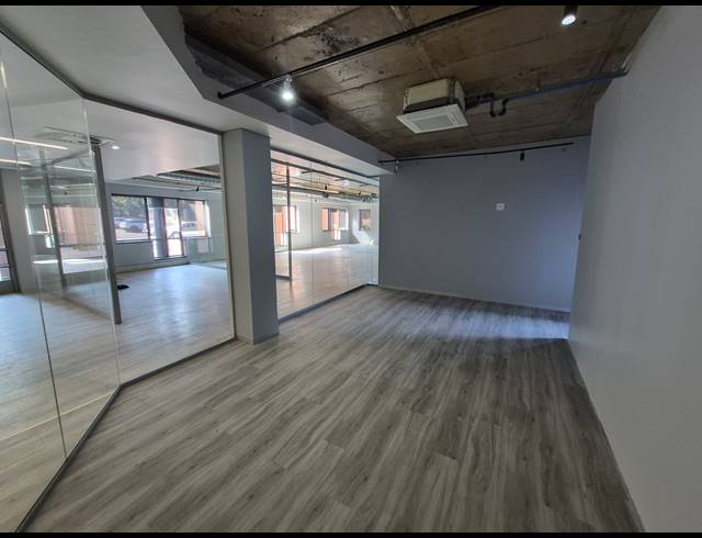 262M² OFFICE TO LET IN WOODMEAD